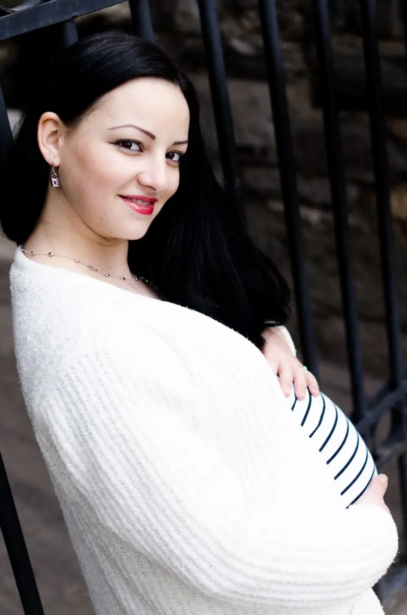 Pregnancy photograph 9