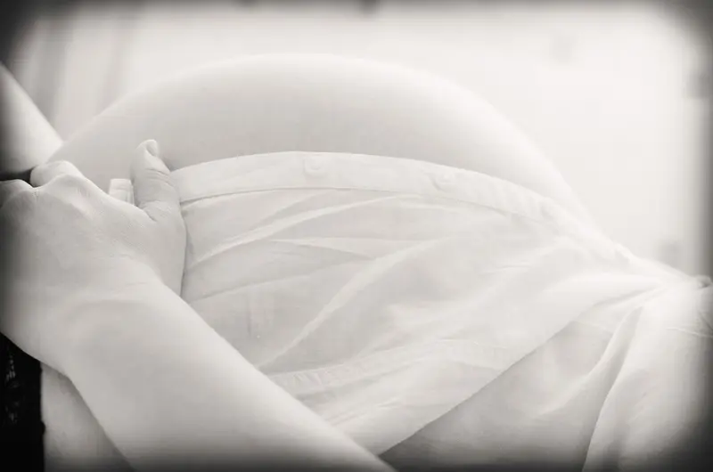 Pregnancy photograph 12